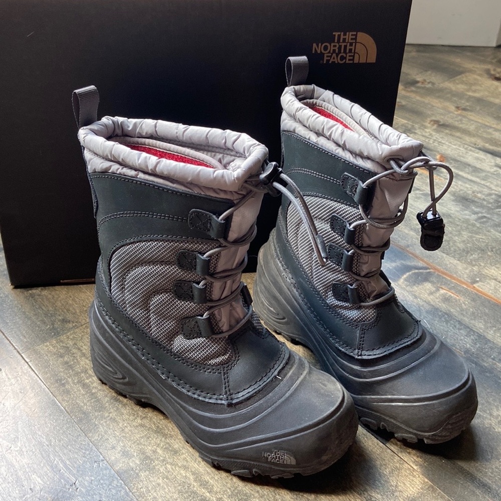 The North Face Alpenglow IV Boots